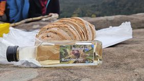 Keschdebrot und Keschdelikör_Foto Heike Dörr